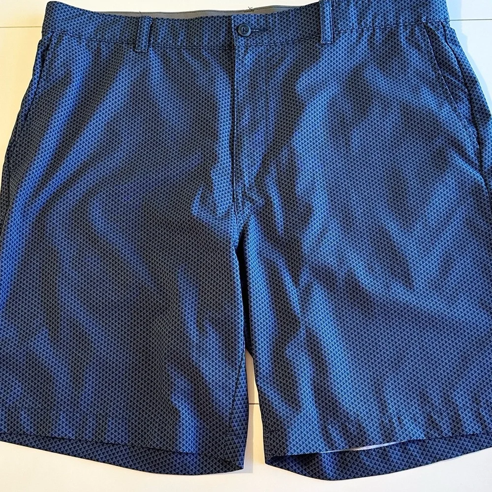 2 Pair Ben Hogan Stretch Performance 9” Golf Shorts 38 waist - Picture 4 of 15